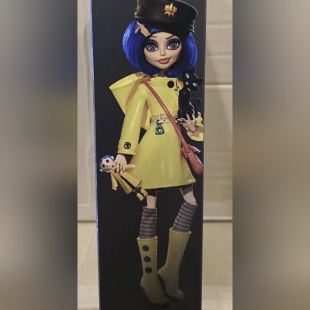 Coraline Monster High Collector Skullector Limited Edition Doll - Picture 5 of 5
